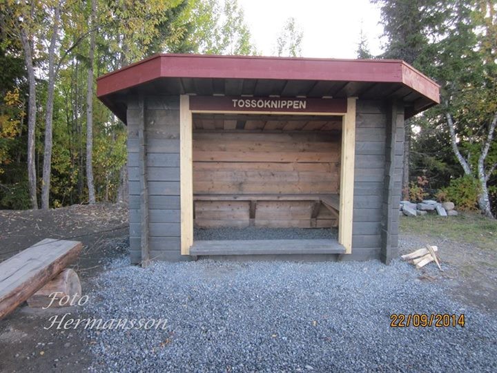 Vindskyddet på Tossöknippen omgivet av skog